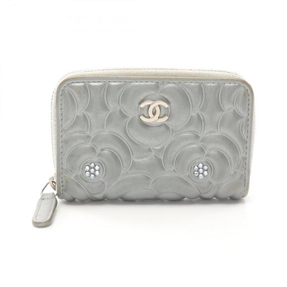 CHANEL Gray Lambskin Leather Wallet - Picture 1 of 11